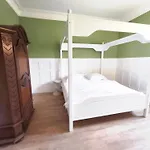 Chateau - Schloss Lägenhetshotell 4*