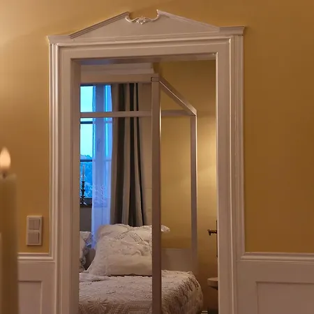 Chateau - Schloss Aparthotel 4*